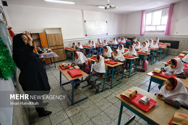 ورود ۹۵ هزار کلاس‌اولی به مدارس فارس