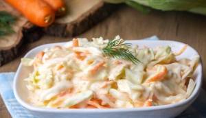 طرز تهیه سالاد کلم سفید و هویج رستورانی