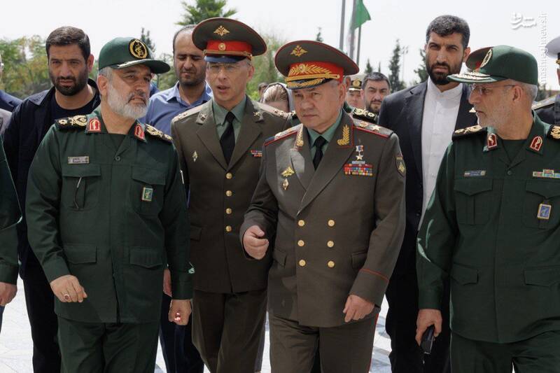 عکس/ بازدید وزیر دفاع روسیه از نمایشگاه هوافضای سپاه