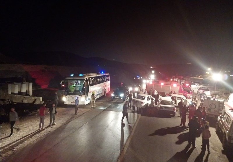 عکس/ مصدومیت ۱۳ نفر در تصادف جاده قدیم مشهد - نیشابور