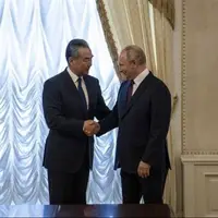 دیدار وزیر امور خارجه چین با پوتین در سن پترزبورگ
