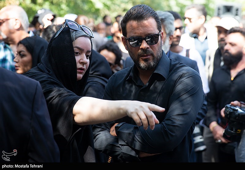 عکس/ تشییع «آرش میراحمدی» با حضور هنرمندان