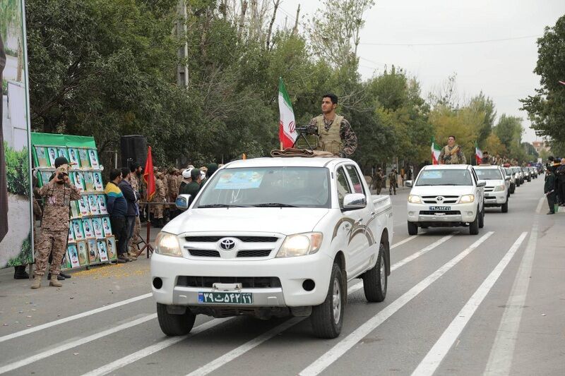 نمایش اقتدار دفاعی کشور در رژه نیروهای مسلح اردبیل