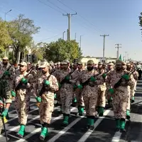 رژه نیروهای مسلح استان مرکزی در اراک برگزار شد
