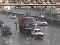 مکافات خرابی ماشین وسط آزادراه 