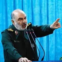 سردار سلامی: دست همه ملت ایران را به نشانه افتخار می‌بوسم