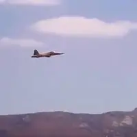 پرواز هواپیمای جنگی در رژه انصارالله یمن 