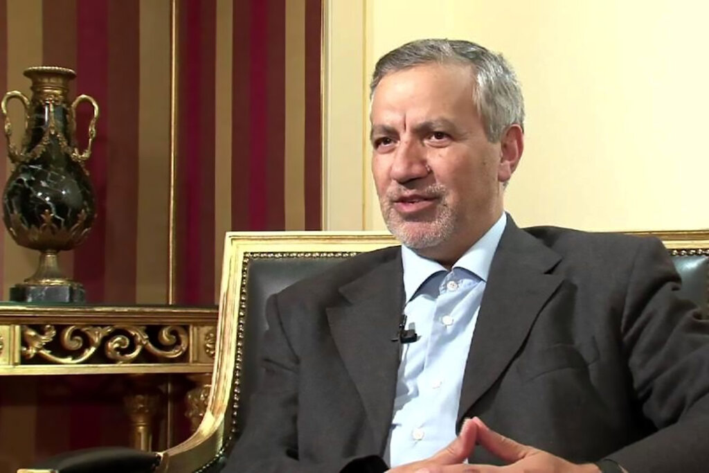 واکنش مهاجرانی به بازگرداندن الواح هخامنشی: دست مریزاد