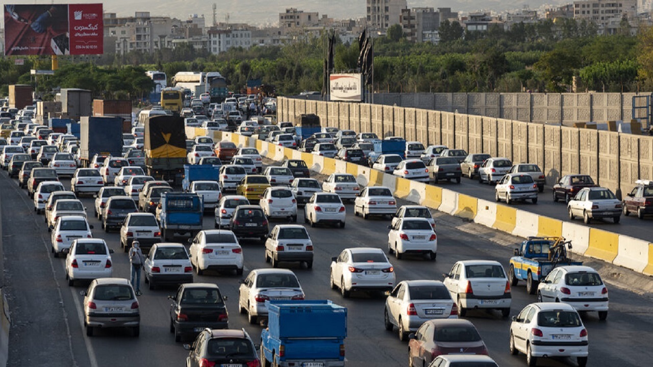 ترافیک نیمه‌سنگین در آزادراه کرج - تهران