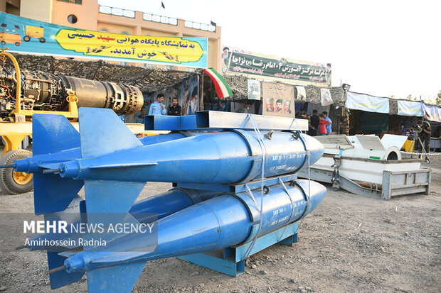 نمایشگاه بزرگ دستاوردهای نیروهای مسلح در بندرعباس افتتاح شد