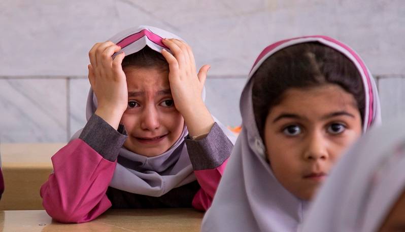 والدین چطور میتوانند «ترس از مدرسه» را برای فرزندان کم کنند؟