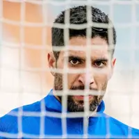 دروازه‌بان استقلال تا نیم‌فصل خانه‌نشین شد!