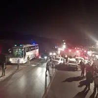 تصادف زنجیره‌ای در آزادراه تهران-پردیس ۸ مصدوم برجای گذاشت