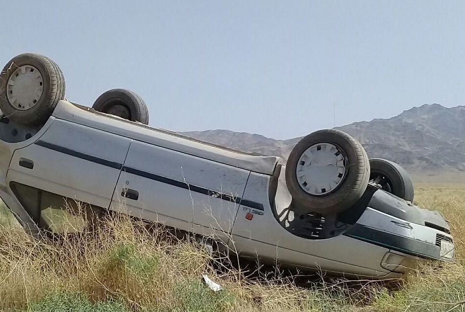 یک فوتی بر اثر واژگونی سواری پژو ۴۰۵