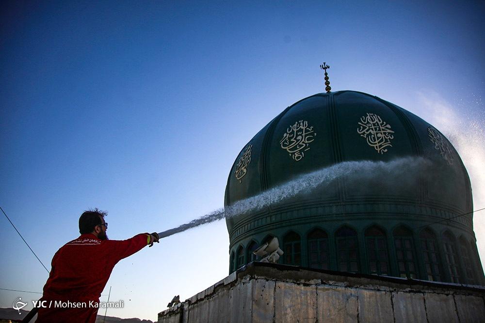 عکس/ شستشوی گنبد مسجد مقدس جمکران