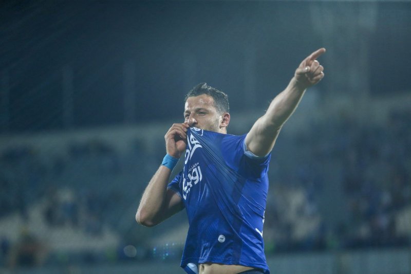 توافق پرسپولیس با مهاجم استقلال پیش از دادگاه