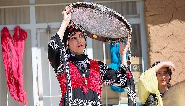 دف نوازی که از آمریکا به هشمیز آمد