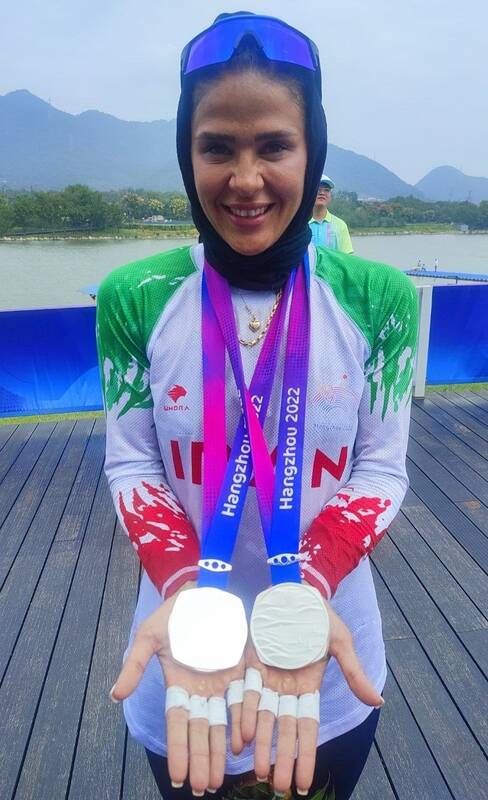 عکس/ دست پینه بسته دختر مدال‌آور قایقرانی ایران در بازی‌های آسیایی