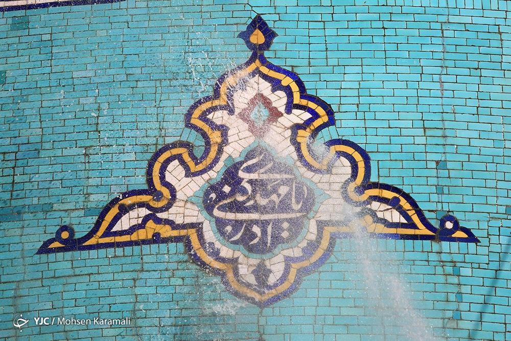 عکس/ شستشوی گنبد مسجد مقدس جمکران