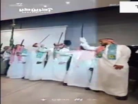بنزما و انگولو کانته با شمشیر و لباس عربی 