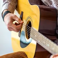 گیتار نوازی حرفه ای و جذاب در موزیک ویدئوی «Oceans»