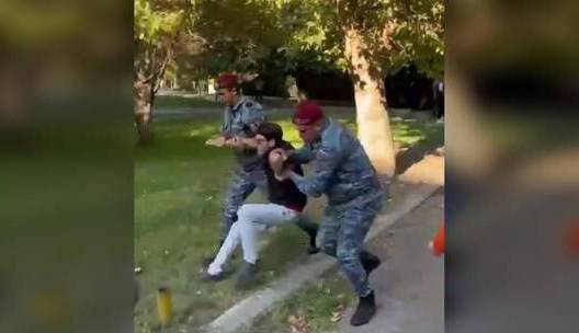 پلیس ارمنستان دهها معترض ضد دولتی را در ایروان بازداشت کرد