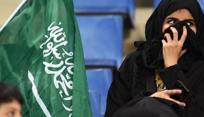 حکم 18 سال حبس برای دختر دبیرستانی در عربستان  به جرم انتقاد