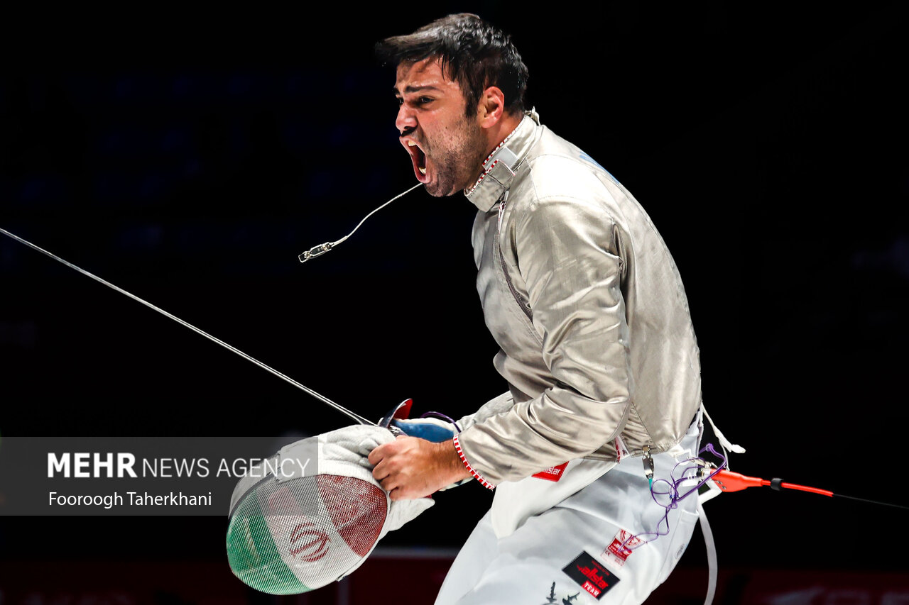 عکس/ شادی شمشیر باز ایرانی پس از پیروزی در بازی های آسیایی هانگژو