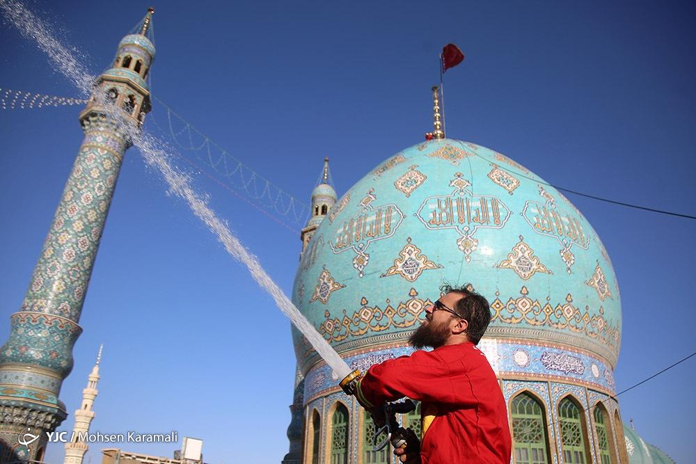 عکس/ شستشوی گنبد مسجد مقدس جمکران