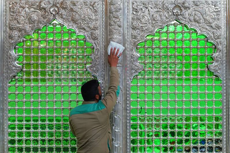 عکس/ شست‌وشو حرمین امامین عسکرین در سامرا