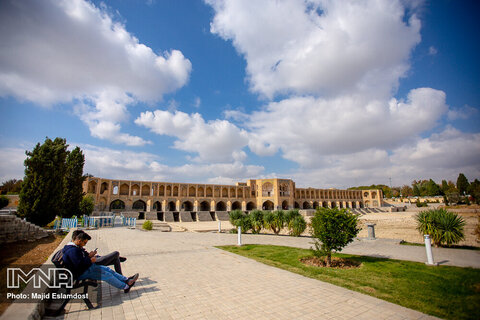 هوای اصفهان با ۱۷ ایستگاه فعال سالم است