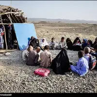 عکس غم‌انگیز از دانش‌آموزان سیستان و بلوچستان
