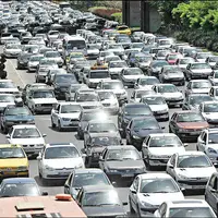 واژگونی تریلی و ترافیک سنگین در بزرگراه ۱۰۰ متری مشهد