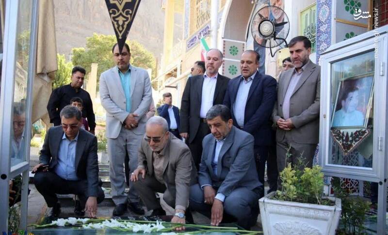 ضرغامی بر سر مزار حاج قاسم