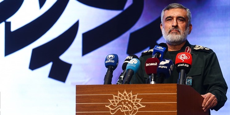 فرمانده نیروی هوافضای سپاه: دولت عراق با اقتدار در حال خلع سلاح تروریستهاست