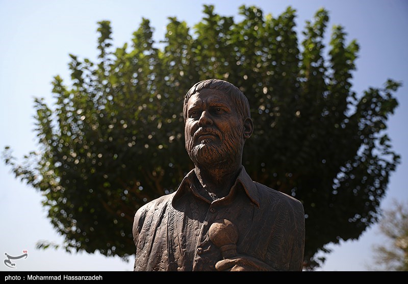 عکس/ رونمایی از سردیس خبرنگار شهید غلامرضا رهبر