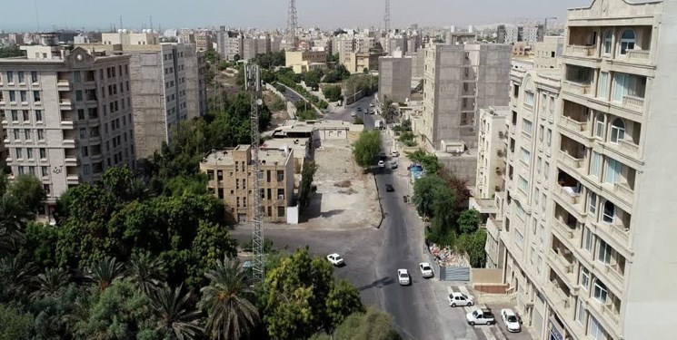 عکس/ تخریب دیوار حیاط یک خانه در بندرعباس خبرساز شد!