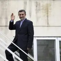 عکسی از زنان همراه با احمدی‌نژاد در آمریکا