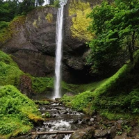 آبشار زیبای سالتو در کلمبیا