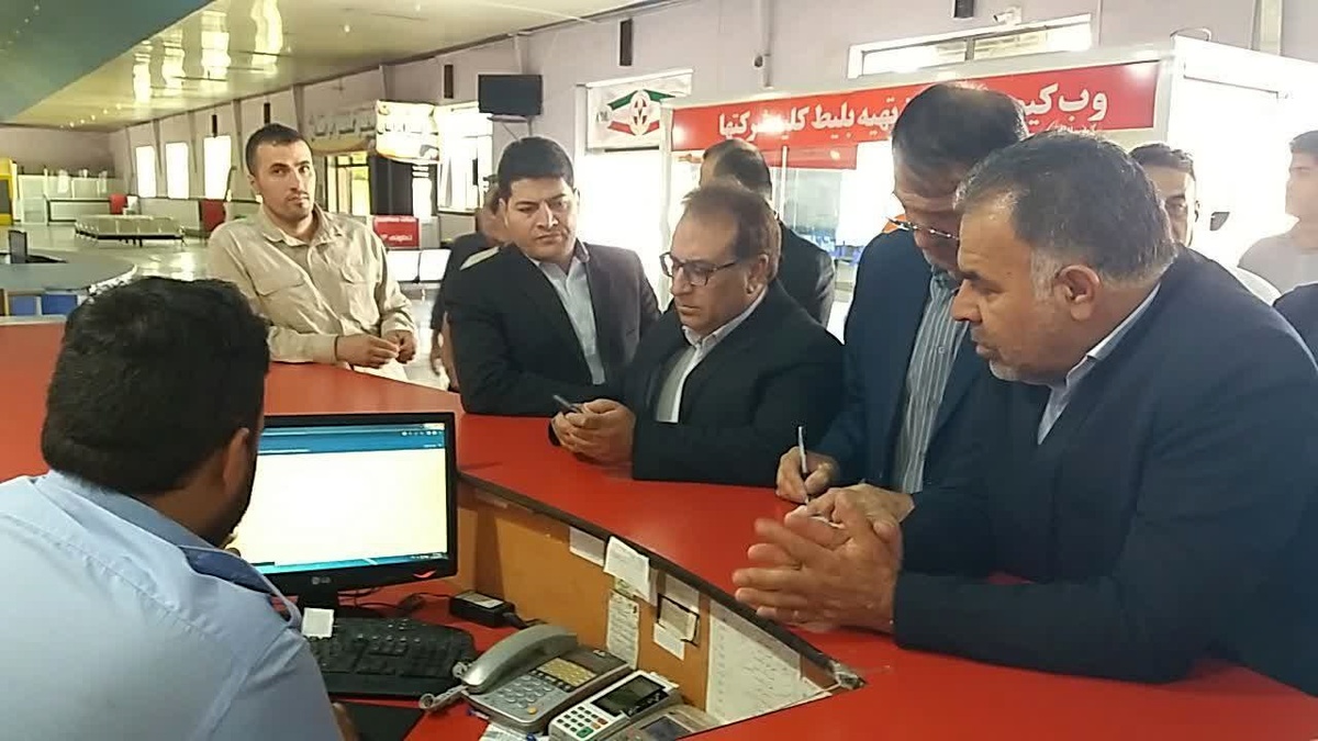 فروش حضوری بلیت اتوبوس در پایانه مسافربری ایلام