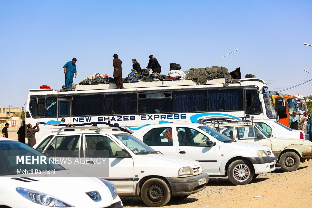 حضور زائران پاکستانی در قم