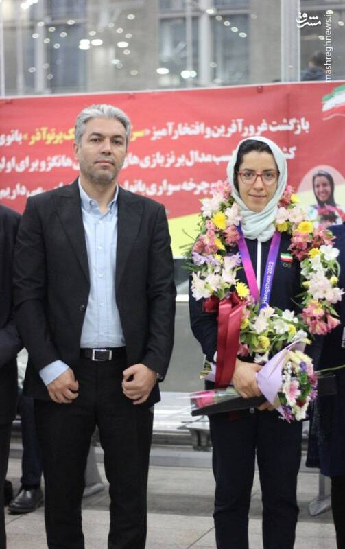 عکس/ استقبال از بانوان مدال‌آور ایران در فرودگاه 