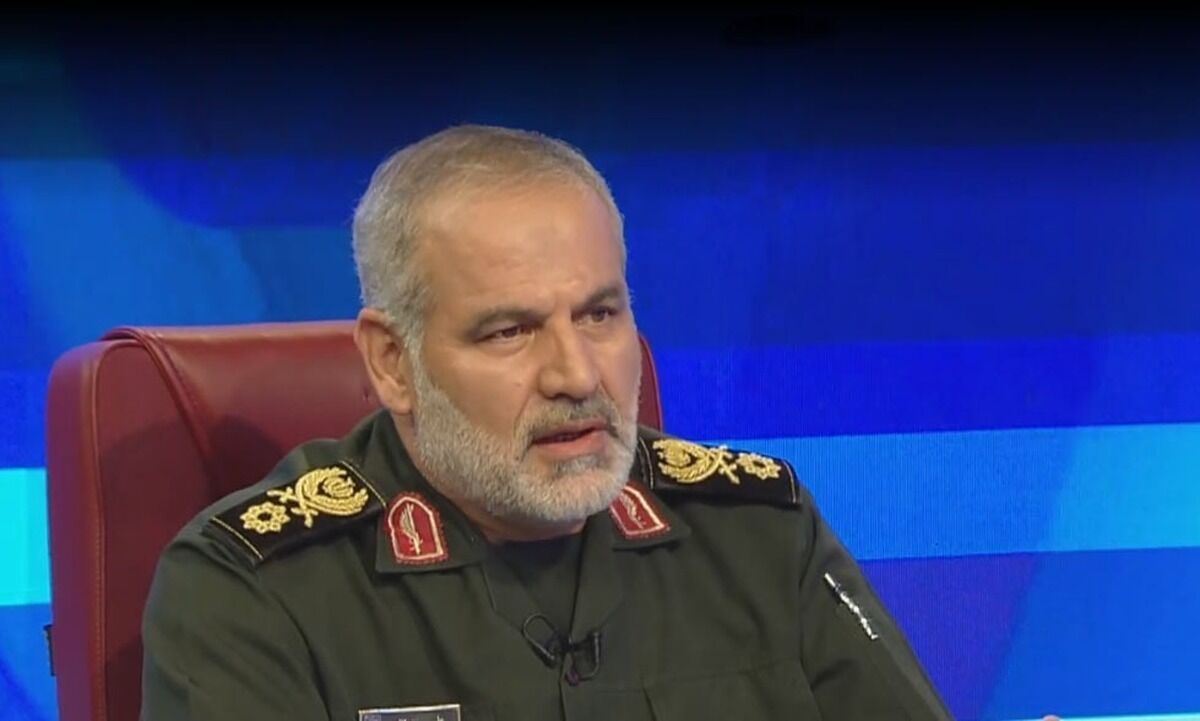 مقامِ سپاه: نگاه دوراندیشانه شهید طهرانیمقدم بُرد موشکهای ما را به ۲۰۰۰ کیلومتر رساند