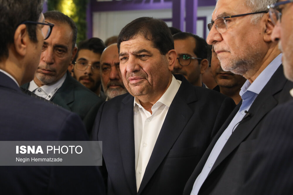 بازدید معاون اول رییس جمهور از نمایشگاه دارو