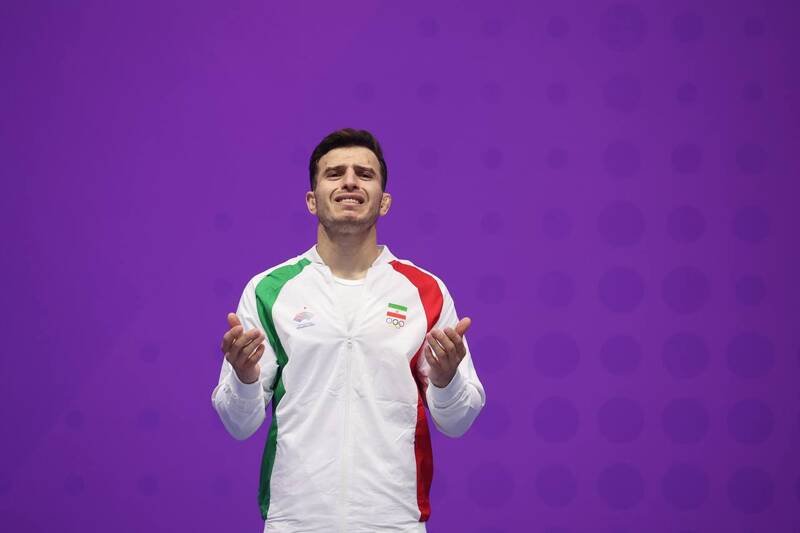اشک های مرد طلایی ایران روی سکو