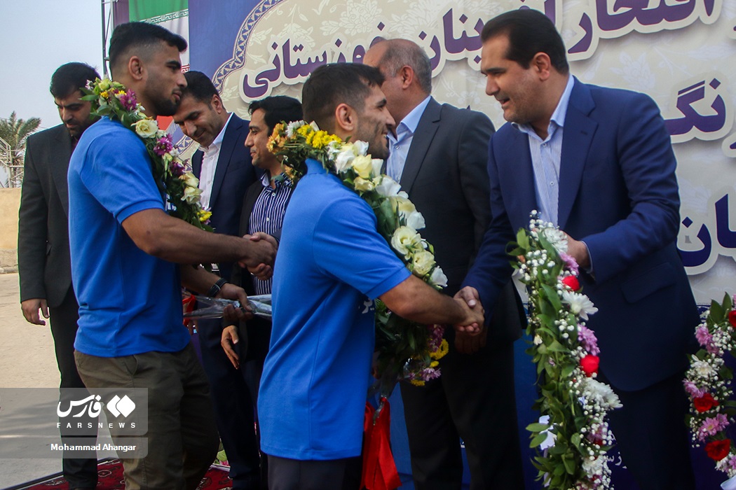عکس/ استقبال اهوازی‌ها از مدال‌آوران فرنگی‌کار خوزستانی