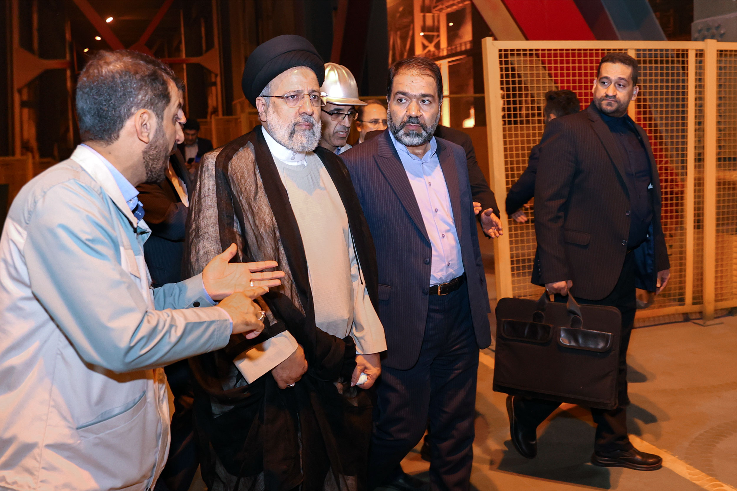 رئیس جمهور: اگر در صنایع سرمایه‌گذاری نکنیم صنعت کشور عقب‌مانده خواهد شد