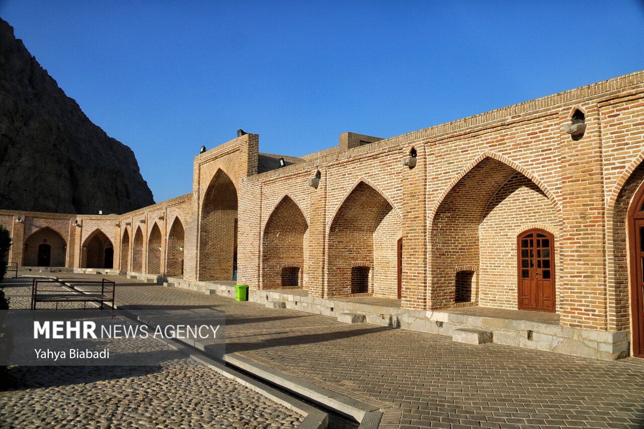 کاروانسرای «بیستون»