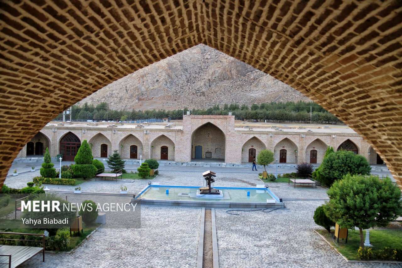 کاروانسرای «بیستون»