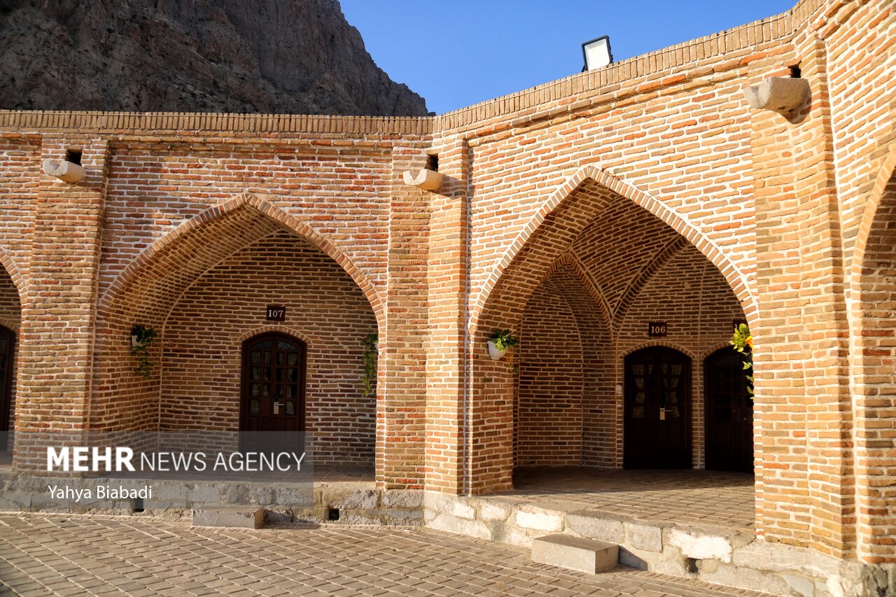 کاروانسرای «بیستون»